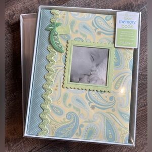 *NEW* Anna Griffin Baby Memory Book Sweet Pea Design